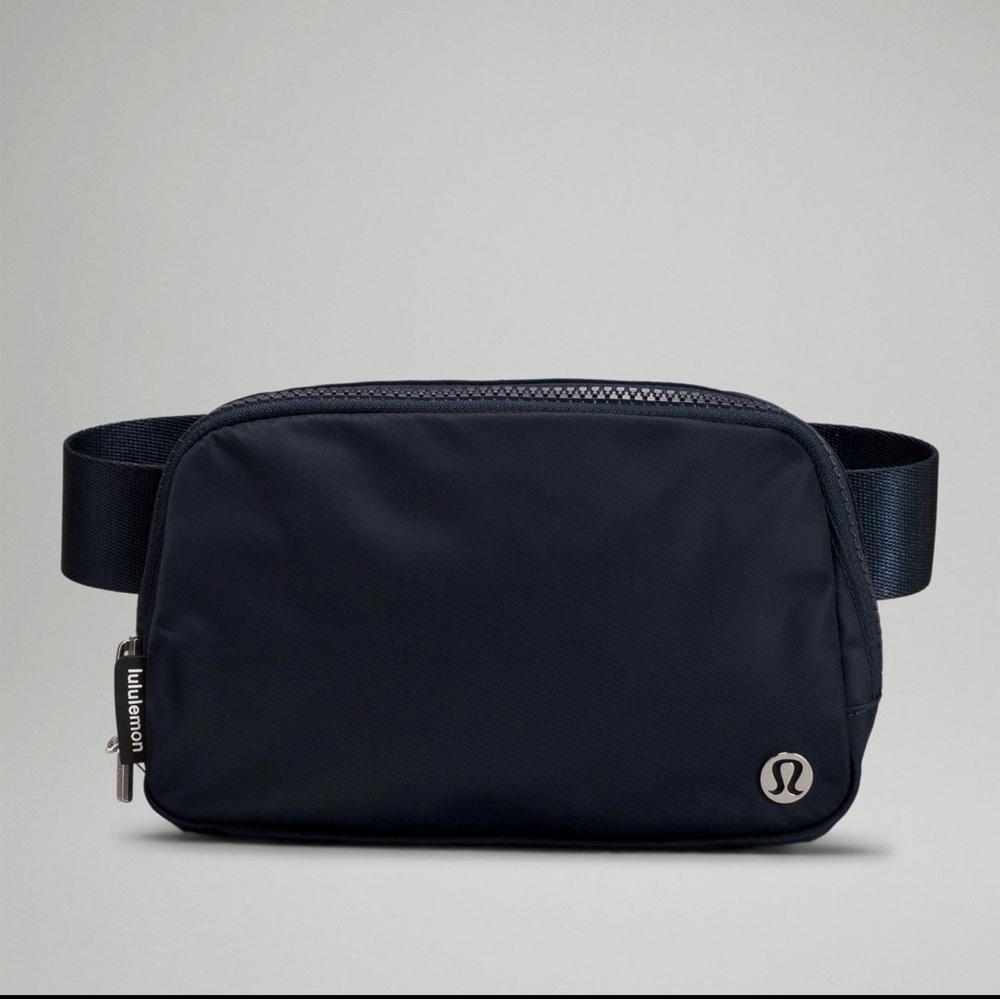 lululemon Everywhere Belt Bag